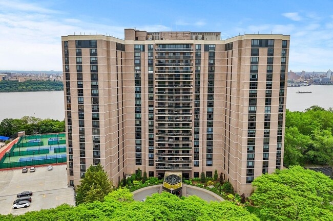 Building Photo - 1512 Palisade Ave Unit 18J Rental