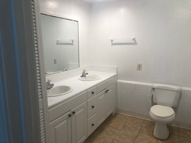 Photo - 165 Five Ponds Ln