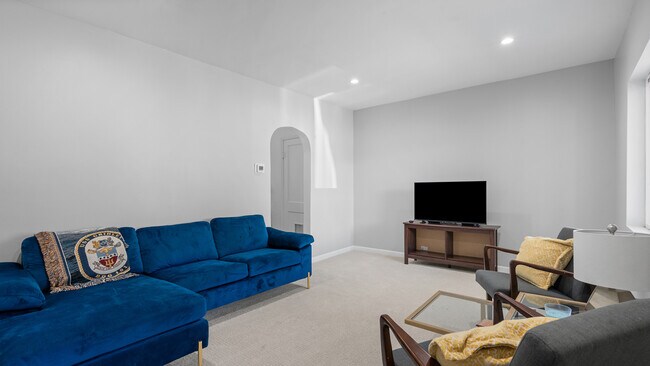 Photo - 4300 Bristol St