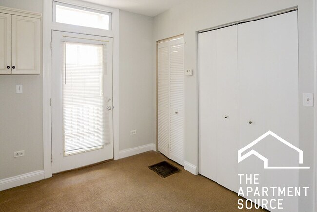 Photo - 3852 N Southport Ave Unit 2