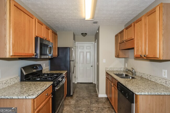 Photo - 815 Lakeside Cir