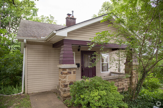 Building Photo - 601 N Forest Heights Rental