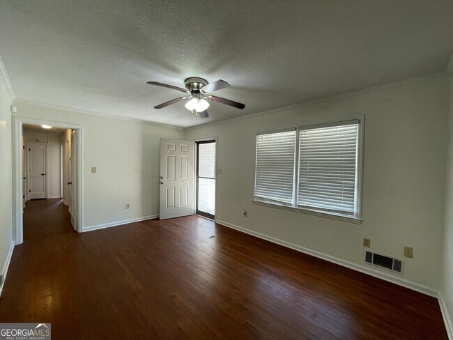 Photo - 130 Derby St