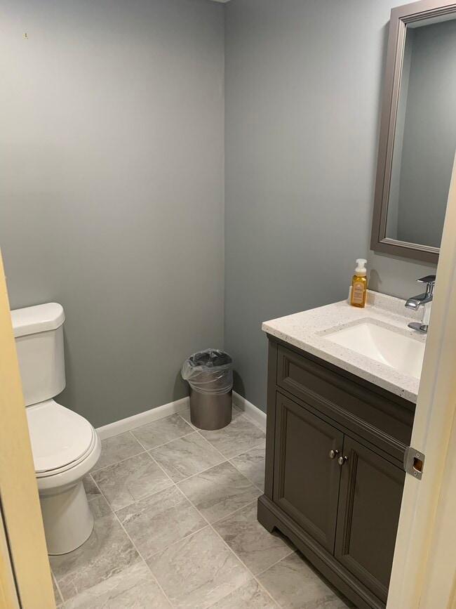 Photo - 3717 N Lynnwood Plz Unit 1