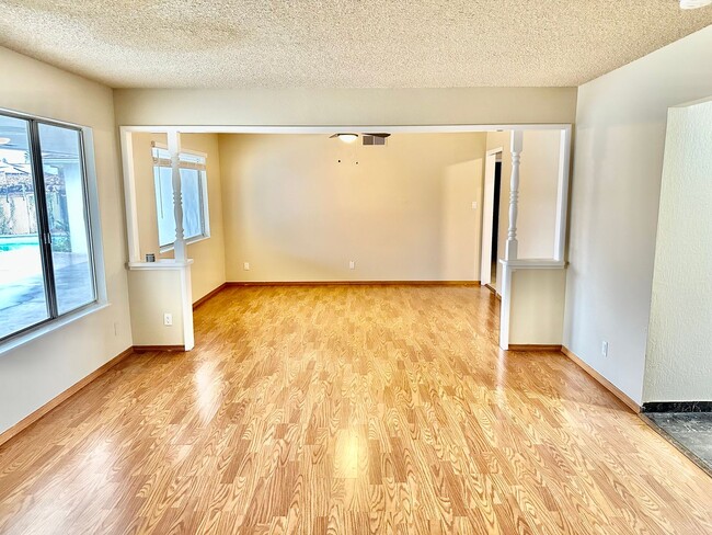 Photo - Spacious North Fresno 4/3 with Pool