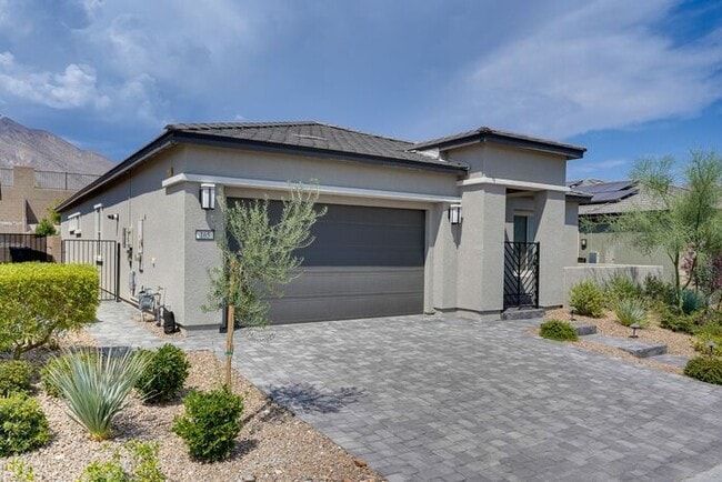 BEAUTIFULLY FULLY FURNISHED 4 BEDROOM 3.5 BATH HOME IN 89138