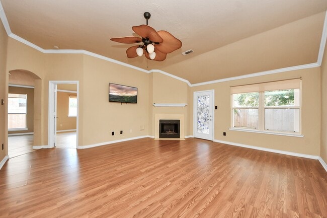 Photo - 1702 Kemah Oaks Dr