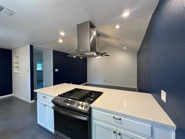 Building Photo - 5303 West Gate Blvd Rental