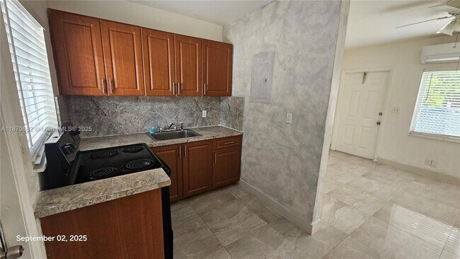 Photo - 1830 Monroe St Unit 1834