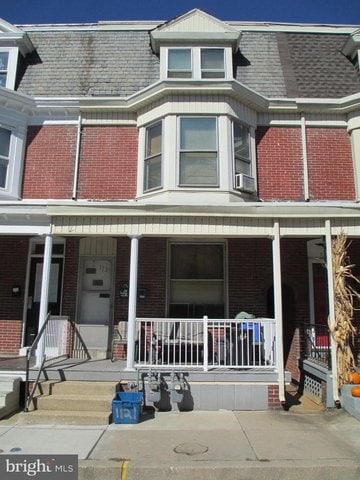 Photo - 1121 W Poplar St Apartment Unit 1