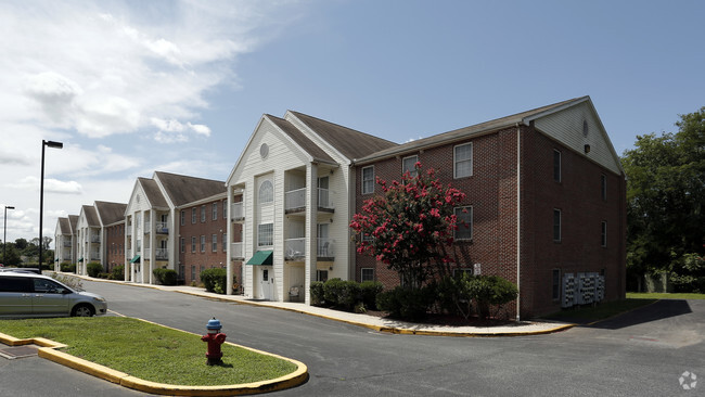 Planters Run Apartments (55+ Active Adult) - Planters Run Apartments (55+ Active Adult)