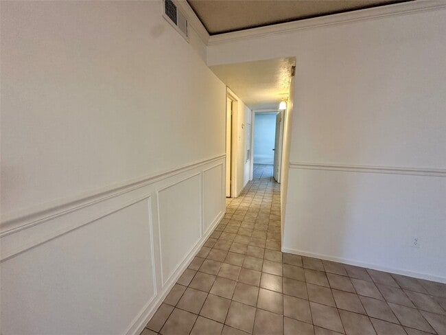 Building Photo - 11506 Meadow Pines Ct Unit B