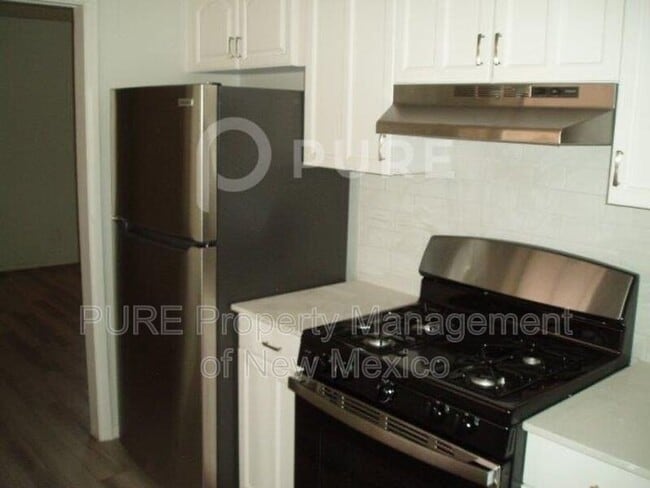 Photo - 6216 Leslie Pl NE