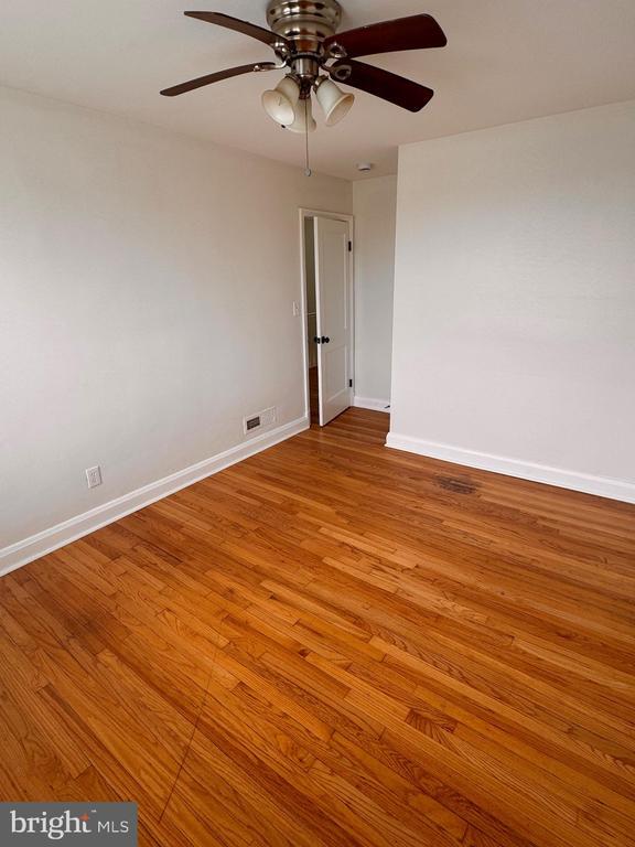 Building Photo - 4104 Erdman Ave Unit 2