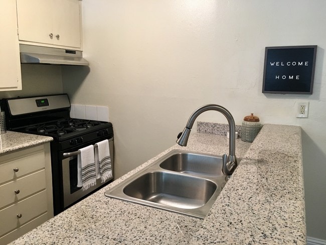 Photo - 1042 Forest Ave Apartments Unit 19
