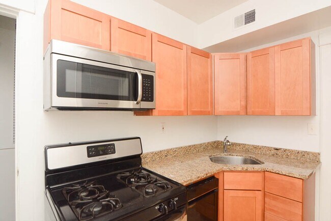 Photo - 1829 W Melrose St Unit M00H