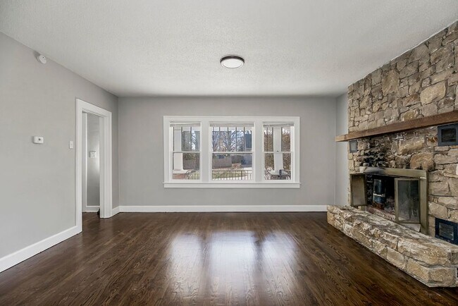 Photo - Charming 4 Bed, 2 Bath Home in Independenc...