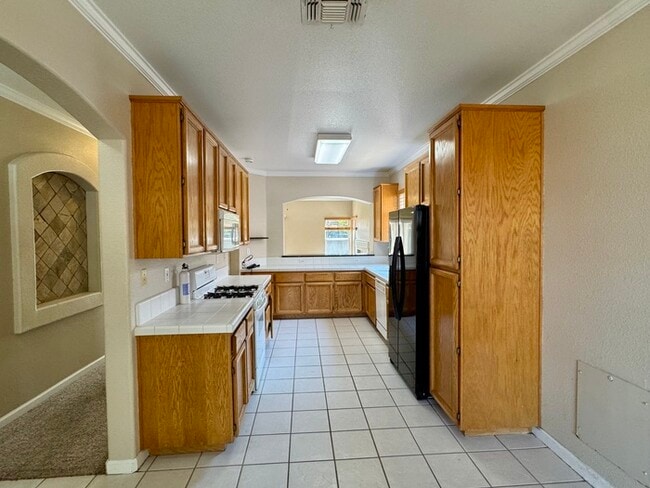 Photo - Beautiful 3 Bed / 2 Bath Home with 2-Car Garage in Roseville