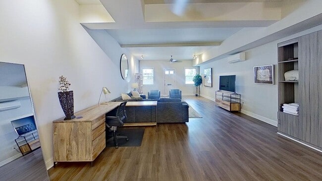 Photo - 139 Wentworth St Unidad A