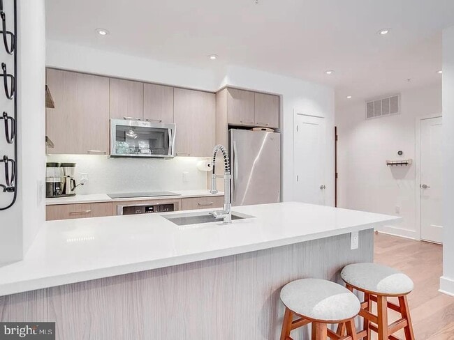 Photo - 2331 15th St NW Unit 205-N