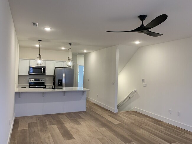 Photo - 2634 SW Livingston Square Unit 1