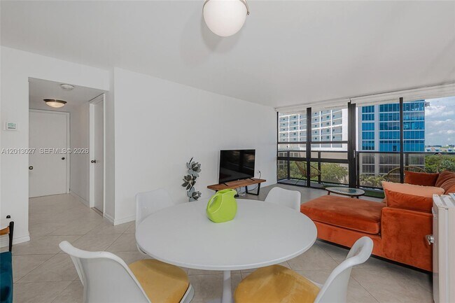 Photo - 600 NE 36th St Unit 706