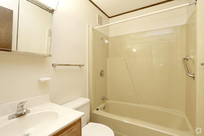 1 Bedroom - Bathroom - Cedar Point Apartments