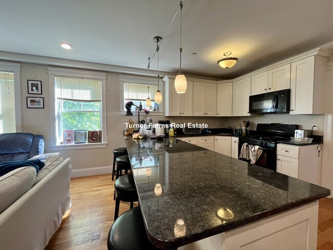 6 Fern St Unit 1