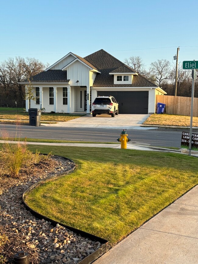 Building Photo - 1912 Eliel Ln