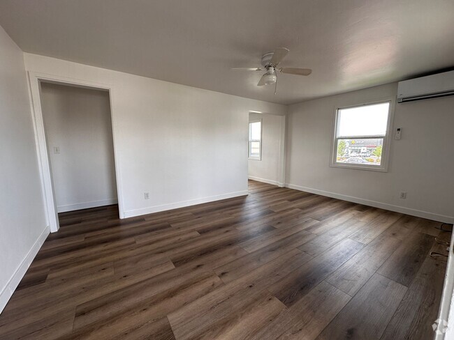 Building Photo - 142 Unit 675-1 Rental
