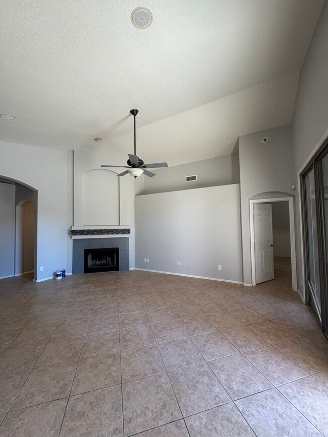 Photo - 2523 E Parkside LN