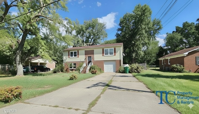 Building Photo - Newly Renovated For You!