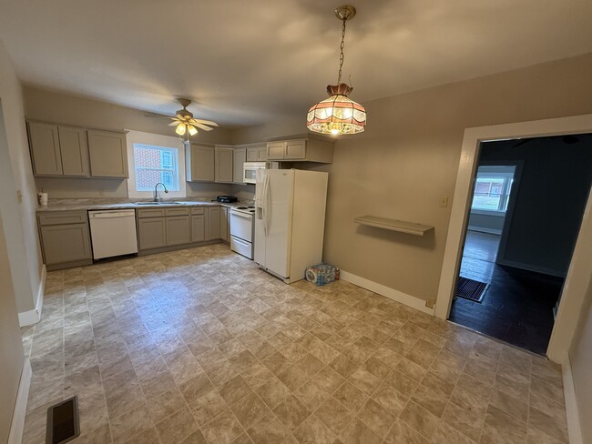 Photo - 25 Woodrow Ave