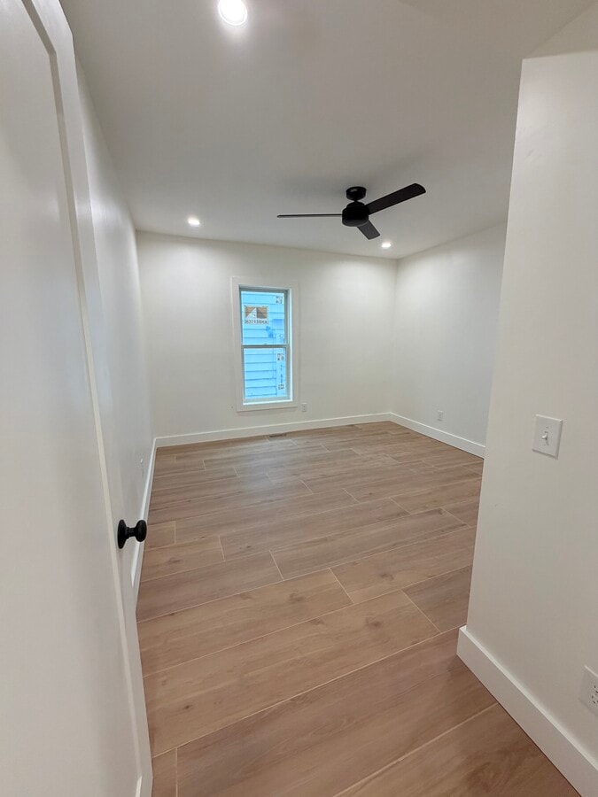 Photo - 1345 W 67th St