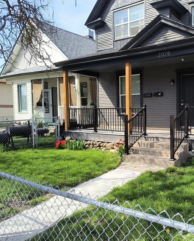 Building Photo - 2028 W Gardner Ave Unit 2028 W Gardner Ave Rental