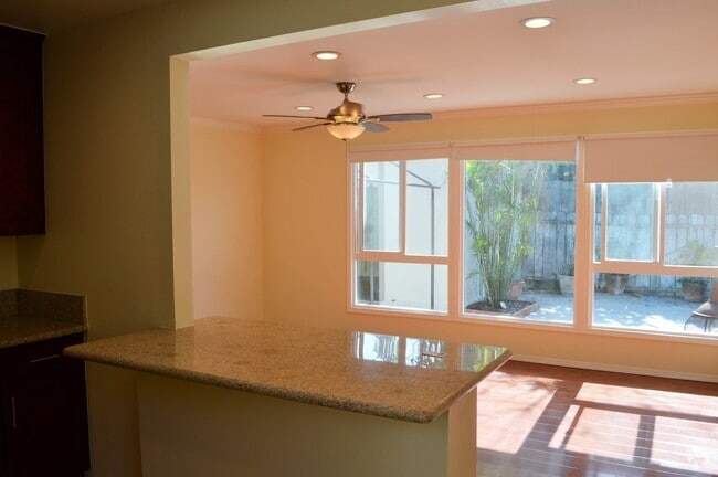 Building Photo - Gravilla Street Unit 357 Rental