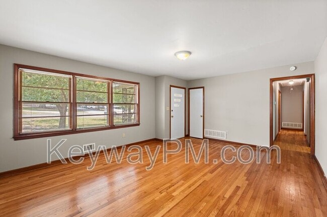 Photo - 3301 Westmont Dr