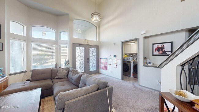 Photo - 240 S Halstead Dr