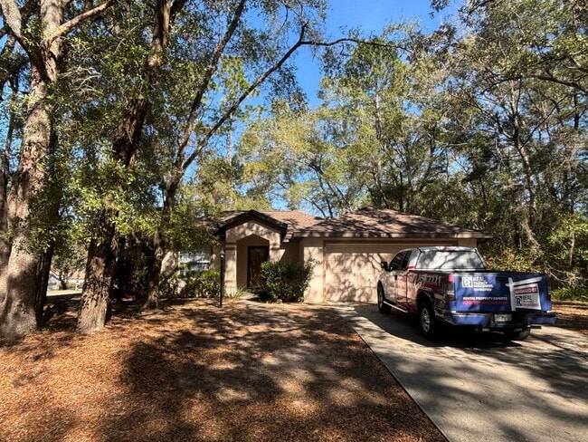 Rainbow Springs Country Club 2/2 ***Won't Last*** - Rainbow Springs Country Club 2/2 ***Won't Last***