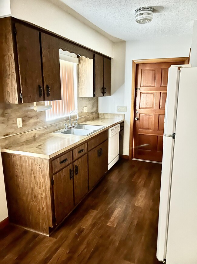 Photo - 105 Horst Rd