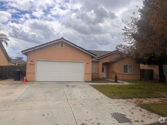 Building Photo - Nice house for rent in Tulare!