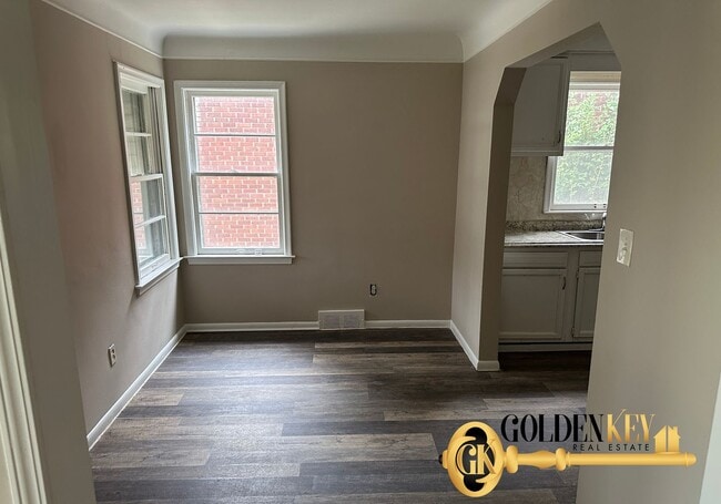 Photo - Spacious 4 bed / 2 bath with garage and fi...