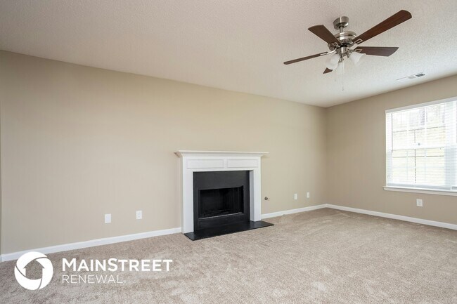 Photo - 447 Thistle Cove