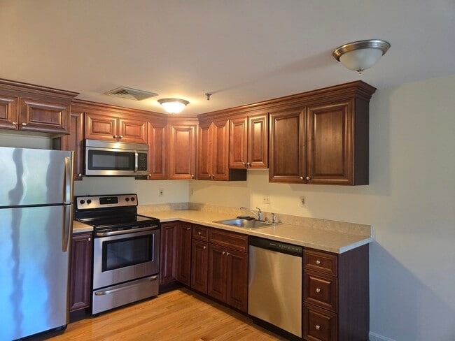 996 East St Unit 9