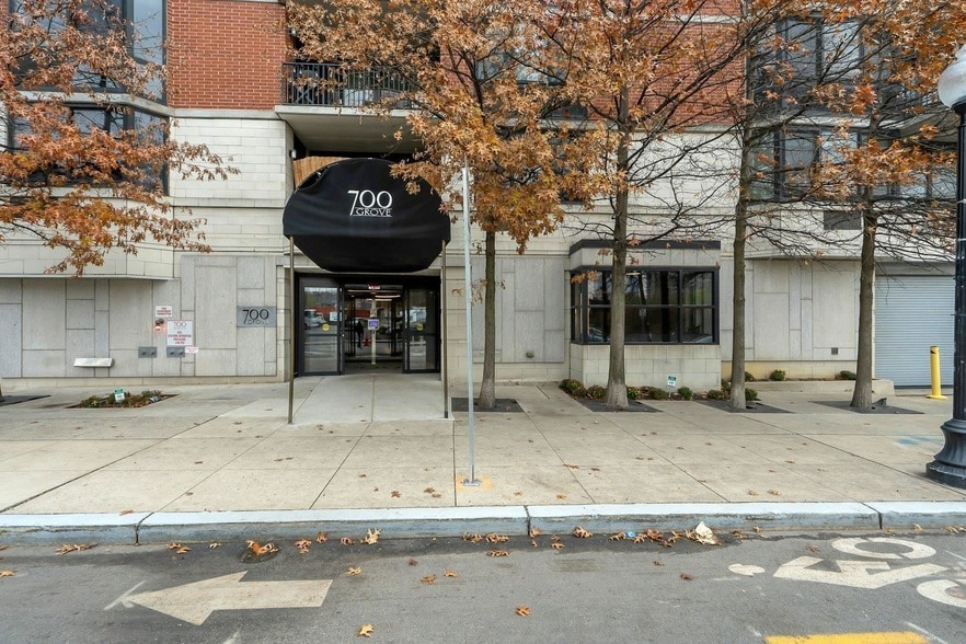 Photo - 700 Grove St