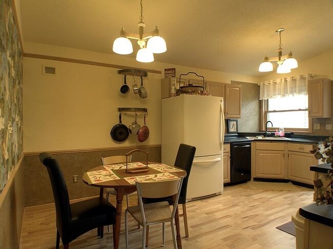 Cocina/Comedor - 2509 Thomas Ct