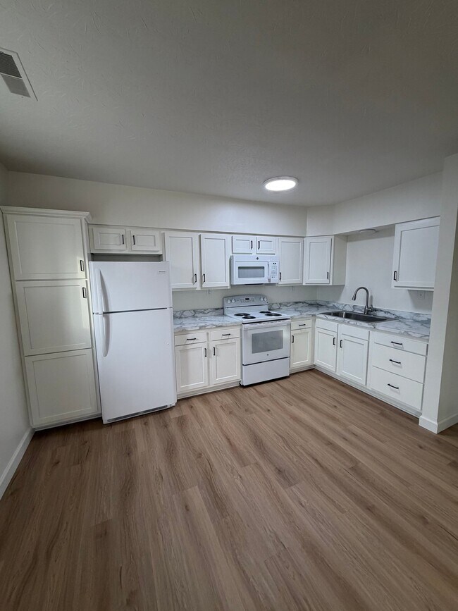 Photo - 11446 Charleston Rd Unit Apartment B