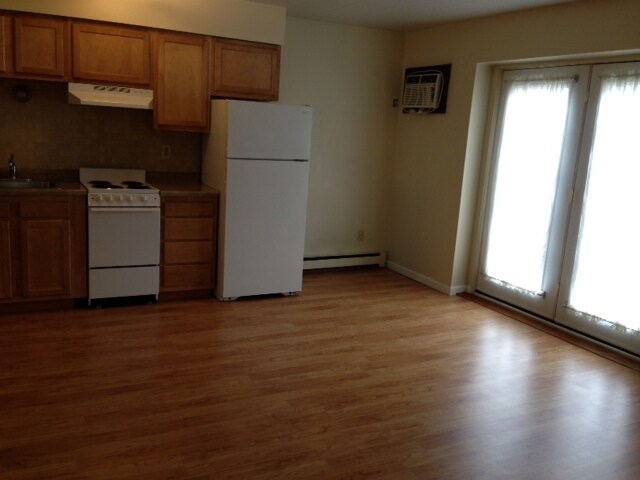 Photo - 429 E Broadway St Unit #4