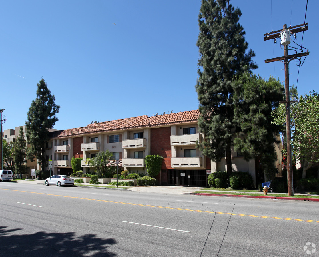 5421 Kester Ave - 5421 Kester Ave Apartments