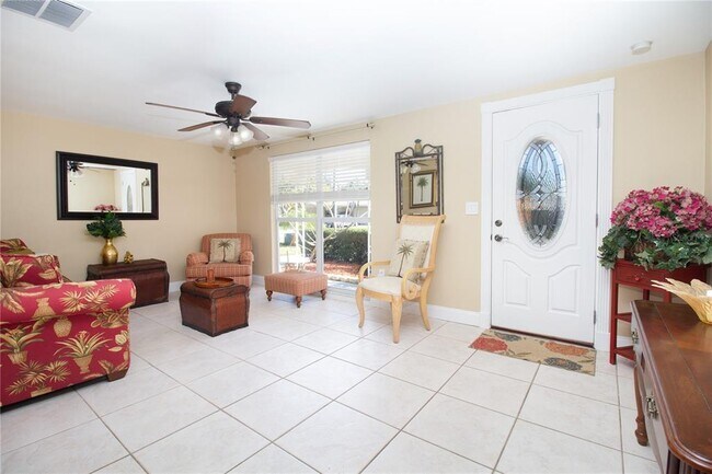 4333 Newbury Dr